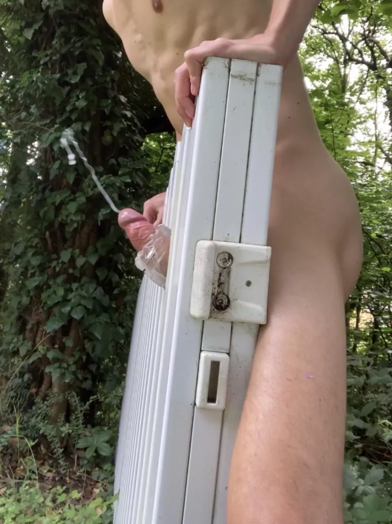 Built my fence fuck hole! 🍆💦 I tried to shoot as far as I could! Have a guess how far I came 😈 Any takers? M(23) 🦩