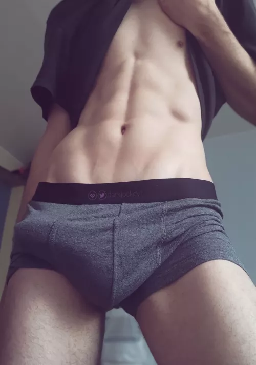 Bulge be bulging 😏