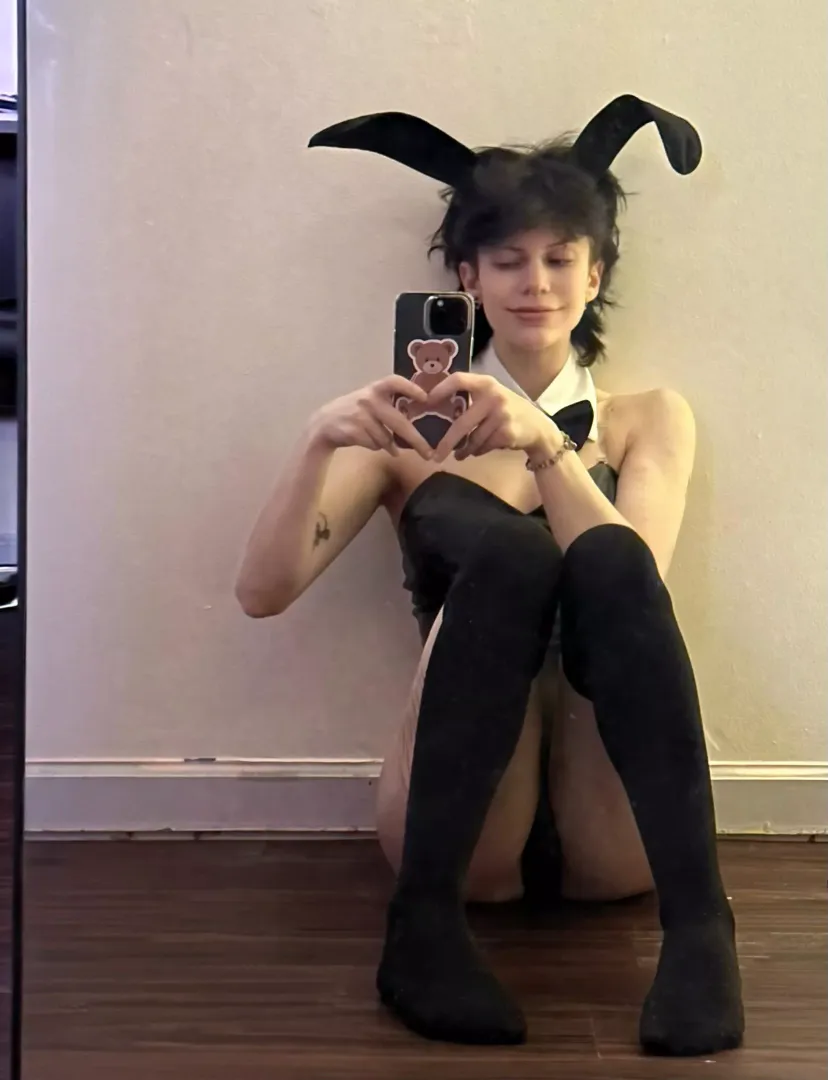 bunny boi 🥕