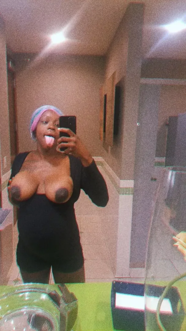 Busty N Prego✨️✨️
