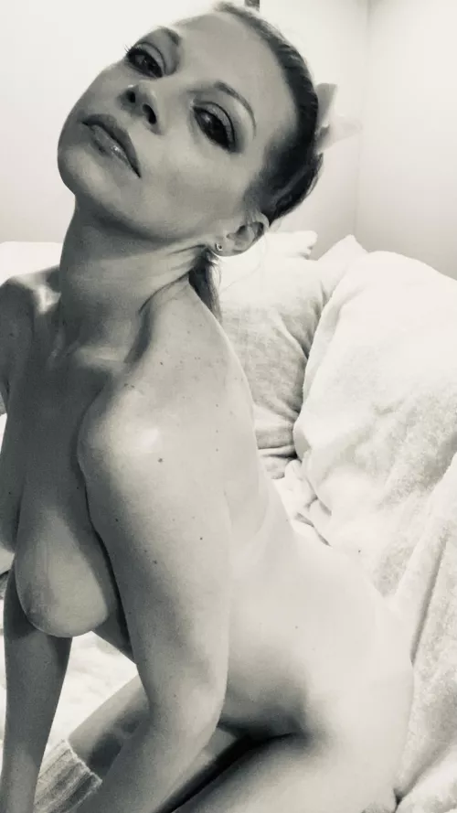 But I knew exactly where I was 🤍And I knew the meaning of it all 🤍And I knew the distance to the sun 🤍And I knew the echo that is love