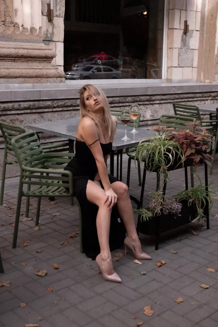 Butt or boobs