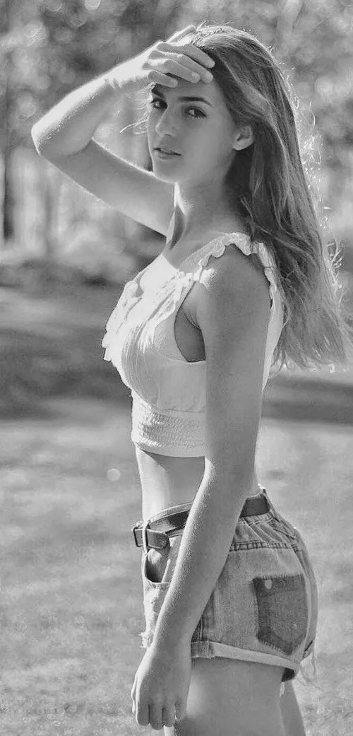 B&W