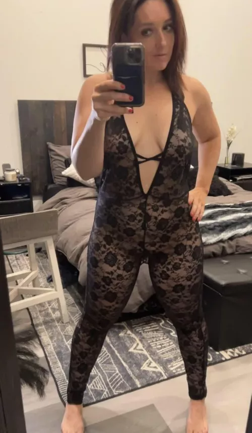 Can a 40yo mom get a married man hard