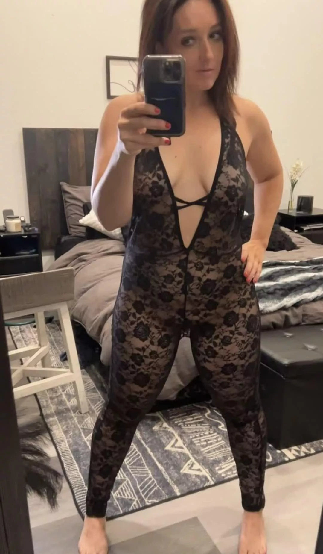 Can a 40yo mom get a married man hard