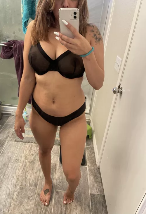 Can a Latina mom of 3 still get you hard?🍆😜😈