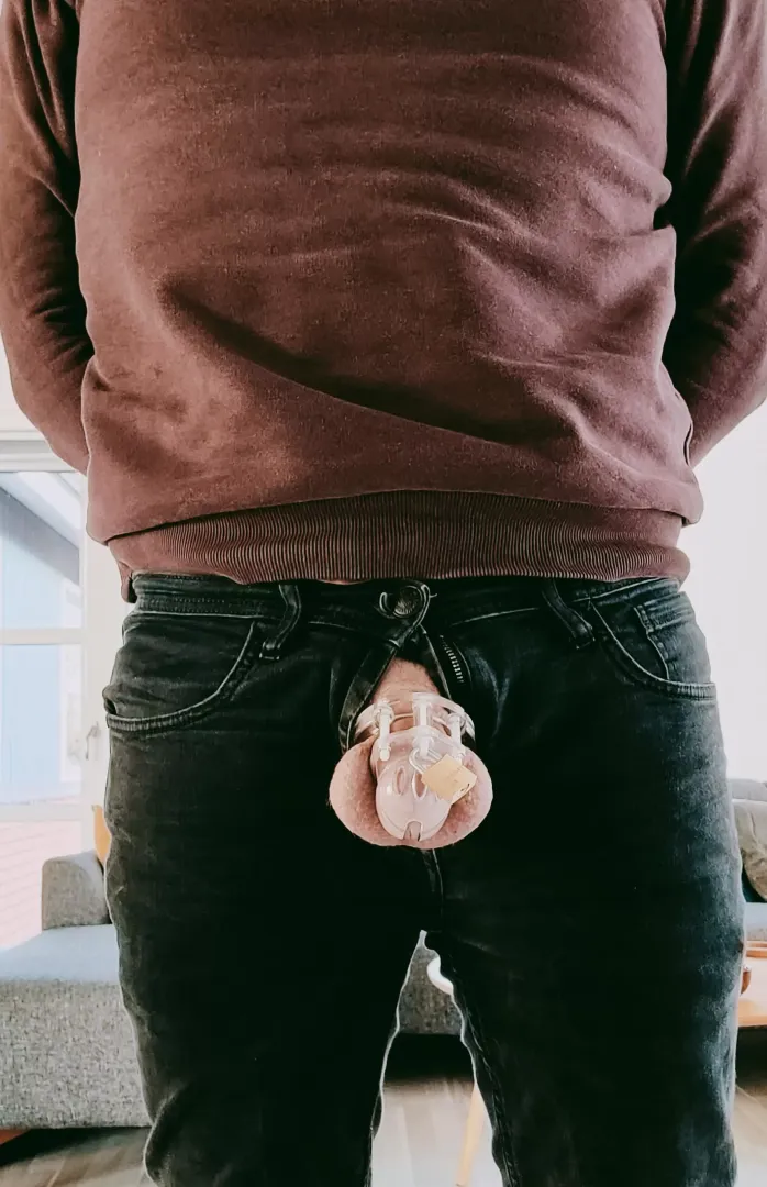 Can a man be locked and still be masculine? trying to find out...