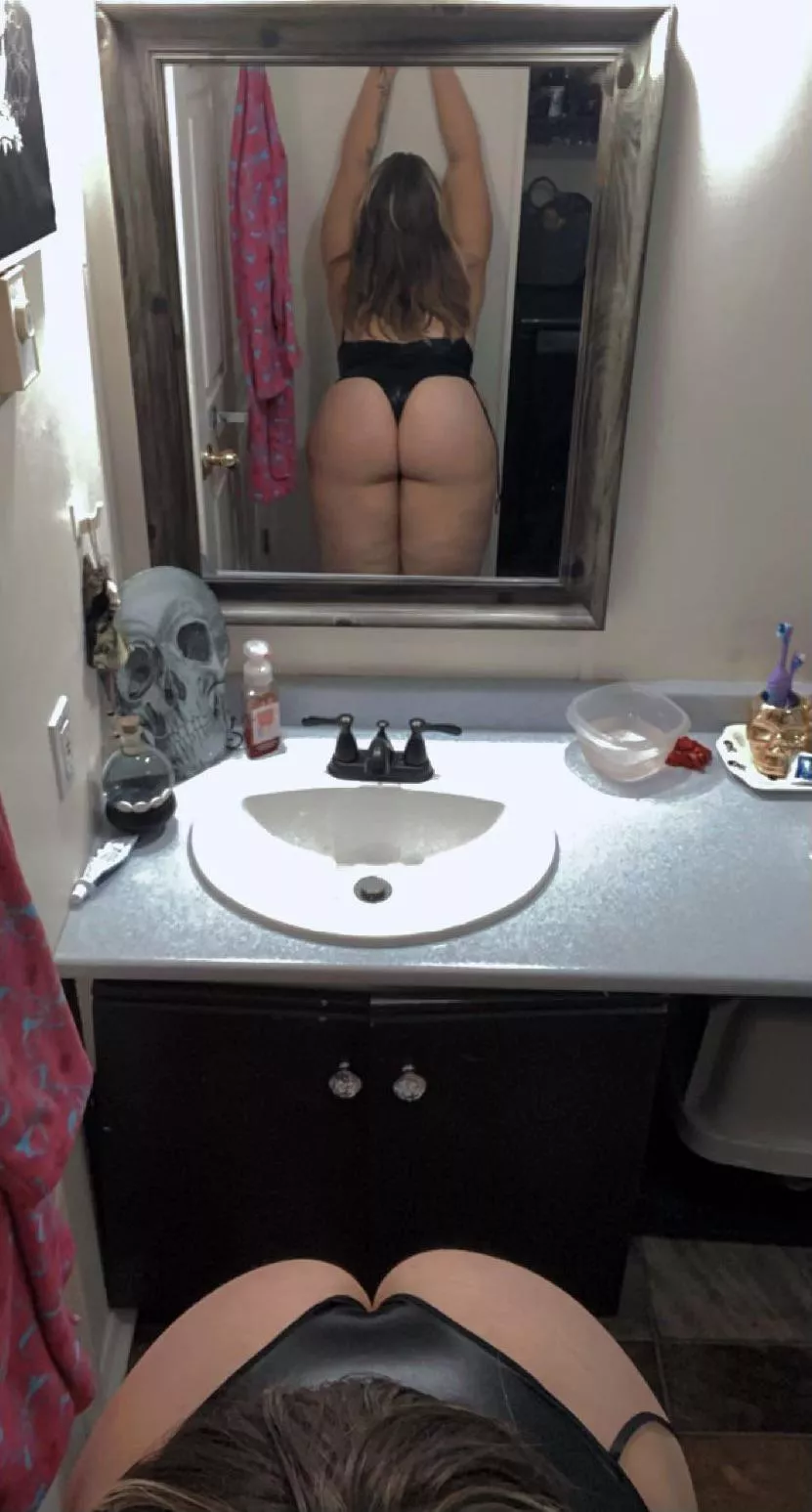 Can I be little spoon ? I’d love to back this ass up into you