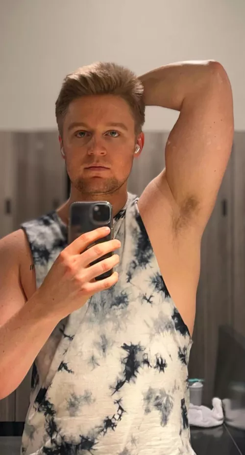 can i be someone’s Christmas present?