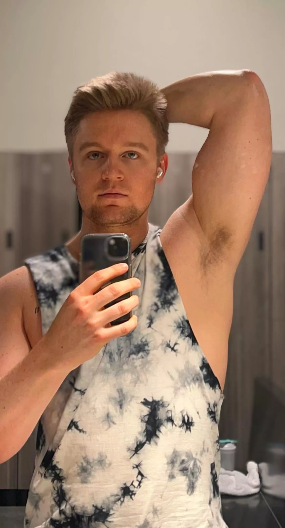 can i be someone’s Christmas present?