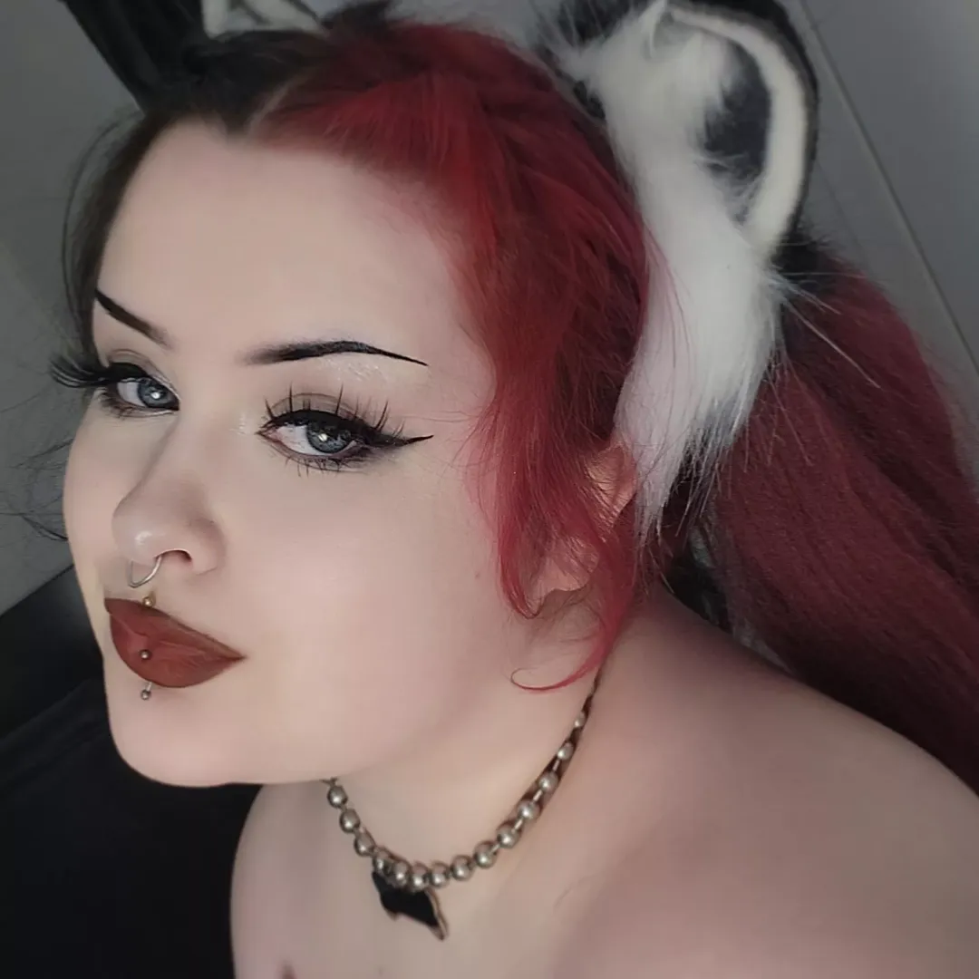 can I be your lil goth puppy 🥰🥺