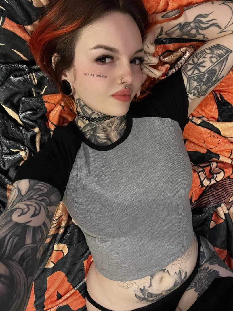 Can I be your new GOTTHIC girlfriend ?