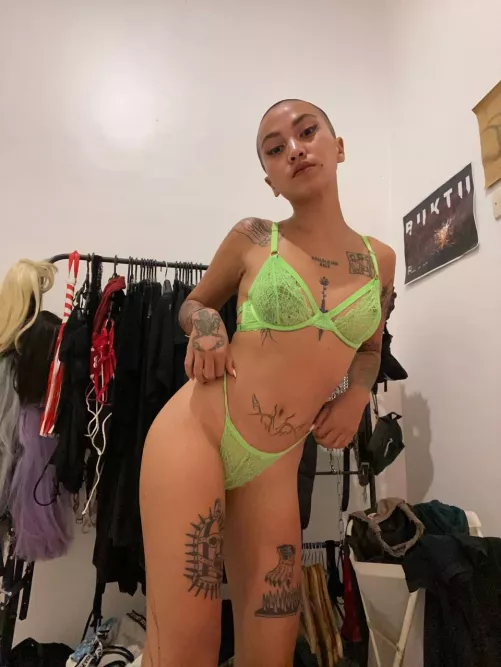 Can I help you cum?🥵