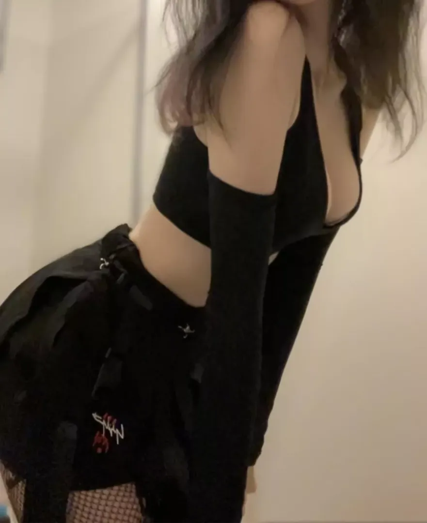 can i show up in this to our date? 👀🖤[f]