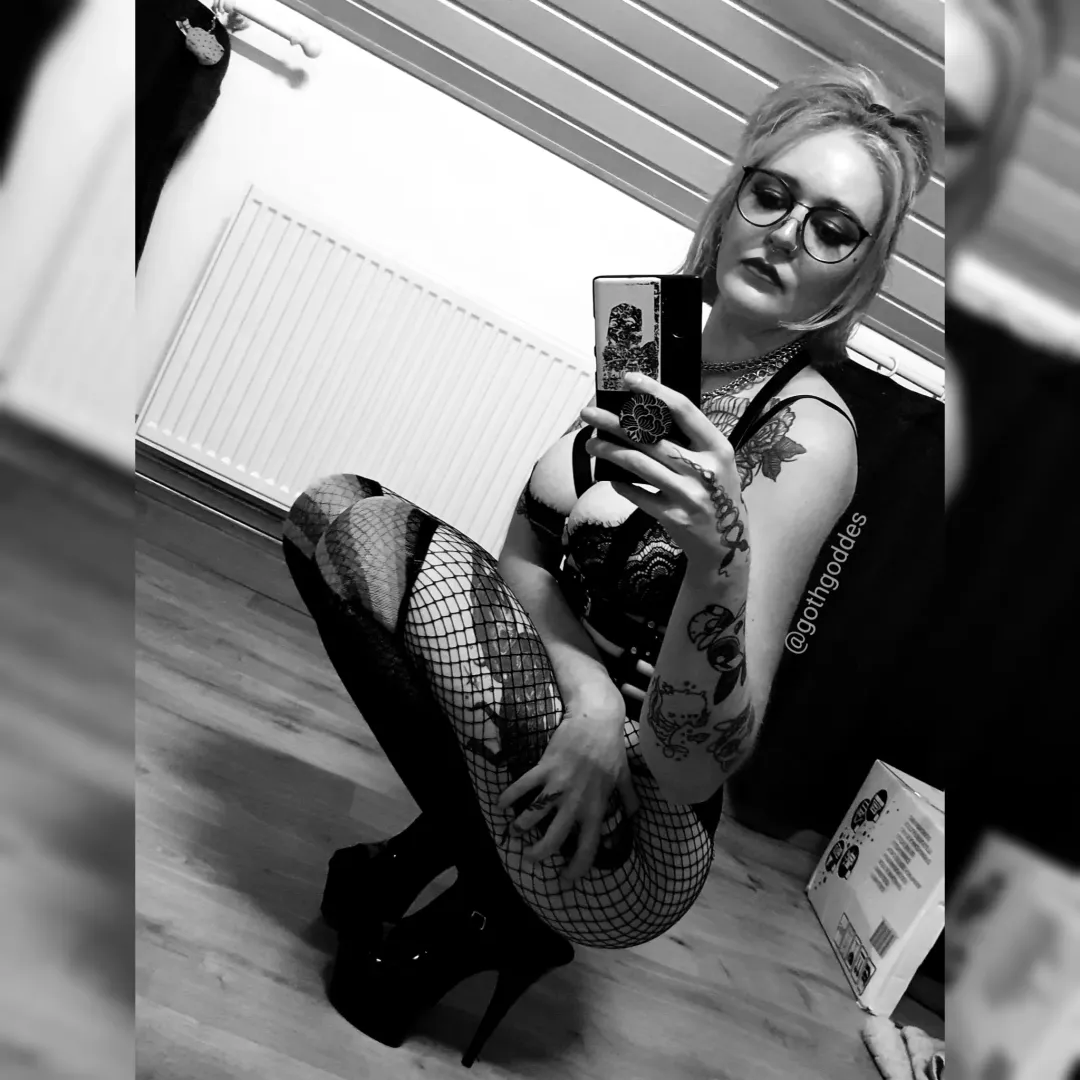 can i sit on yr face ? 🖤