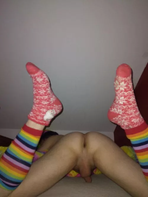 Can someone destroy my submissive ass 🥺
