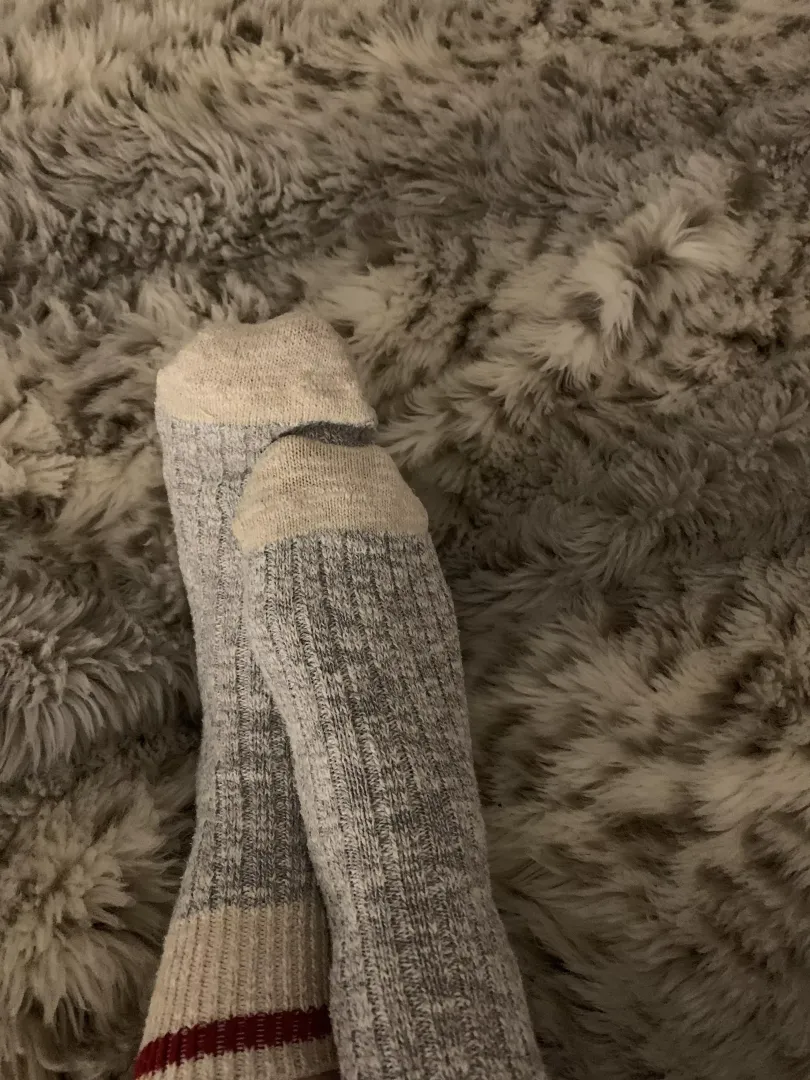Can someone help me take my socks off for me please? 💙
