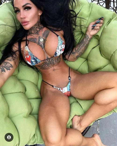 can someone here tell me who this is? it was posted without a name