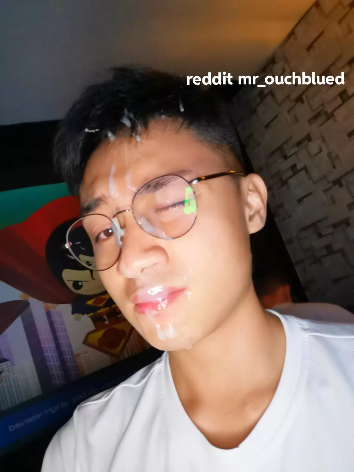 can someone please do it to again ? damn my eye tinring red after this !