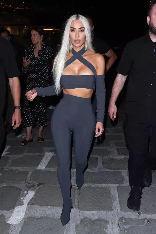 Can someone pls feed me Kim