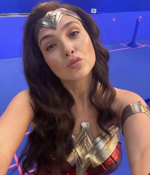 Can someone Rp as Gal Gadot for me
