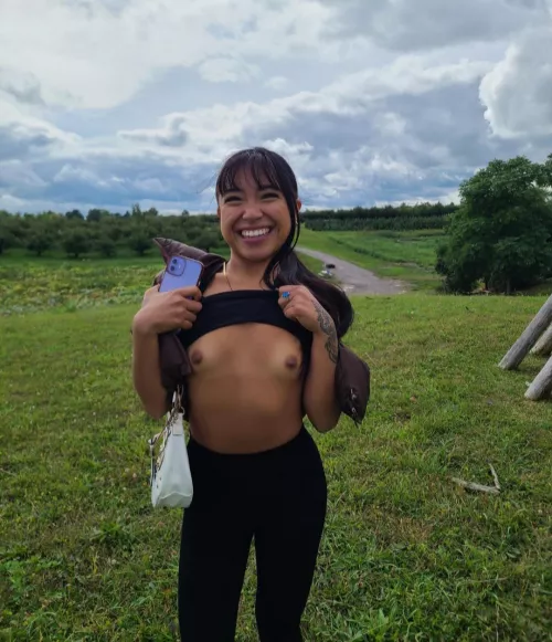 can we go ona lil date on a trail naked? 