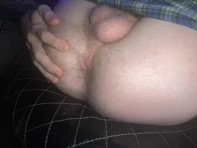 can you eat it while I’m gaming ?