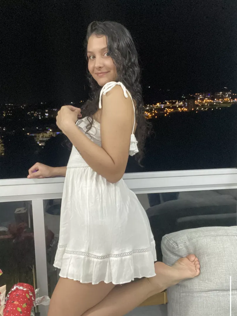 Can you handle a dirty latina? 😈 [F]