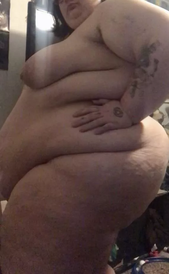 can you handle a woman this big? 👀