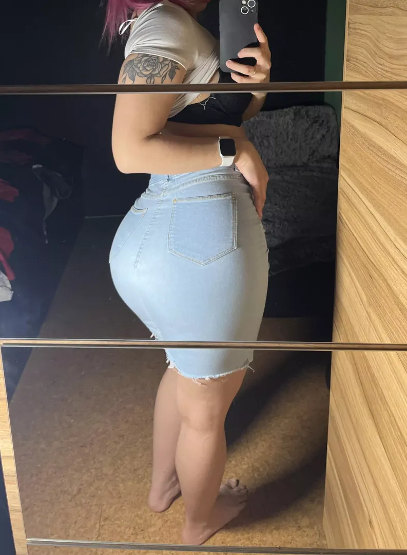 can you imagine what it looks like without the skirt [f]
