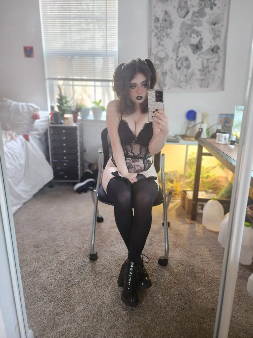 can you make me feel reeeeallly good? [18f]