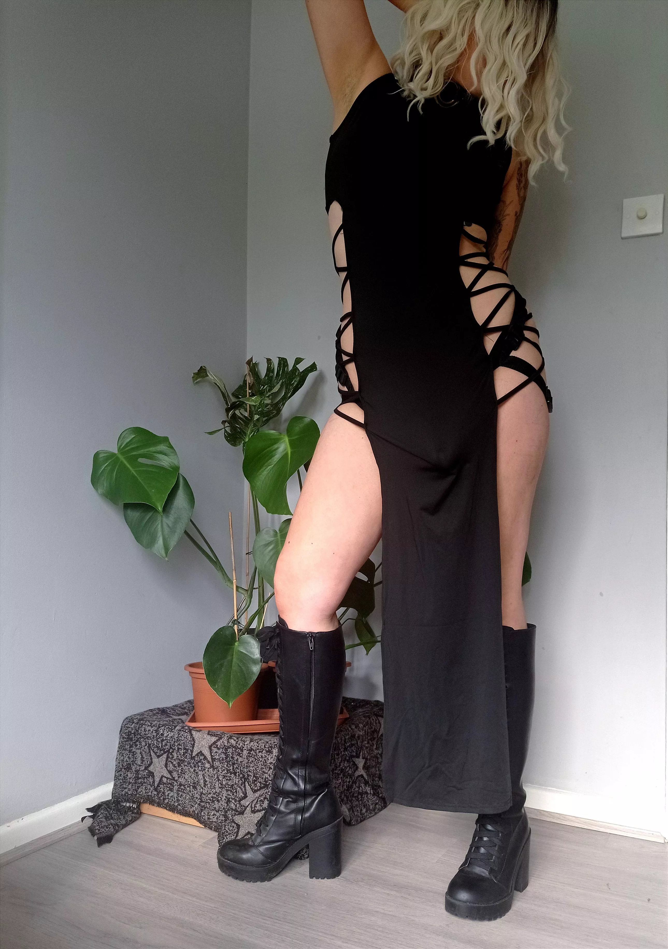 Can you see the tip? Are you wet at the thought 😈?