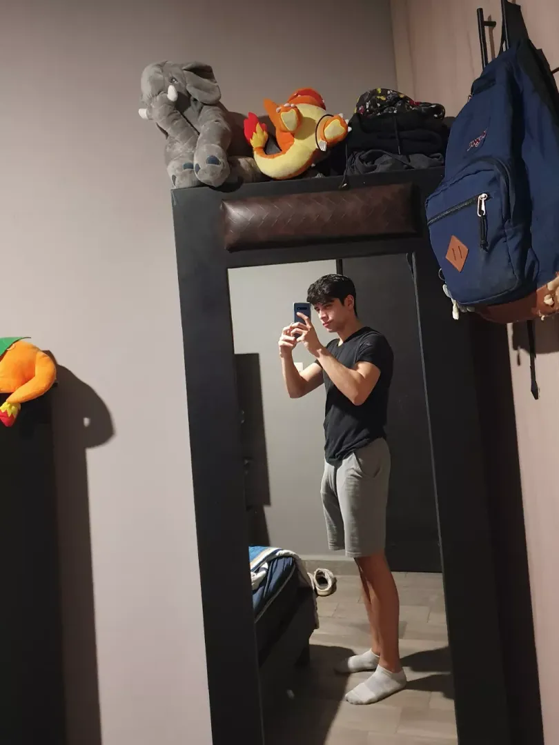 Can you see what is under my shorts or do I need to take them off?🤔