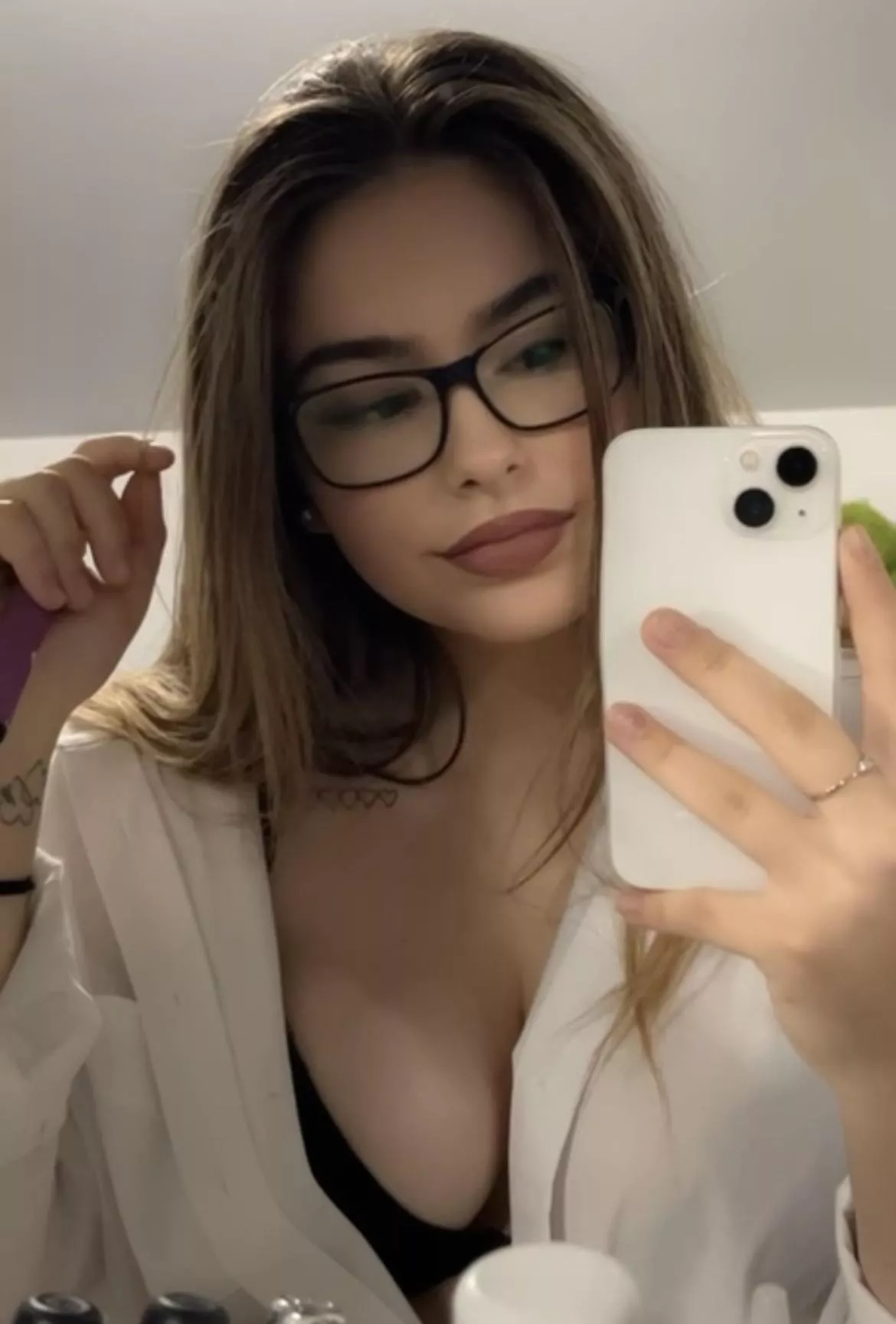 🥺 can you shake my titties?