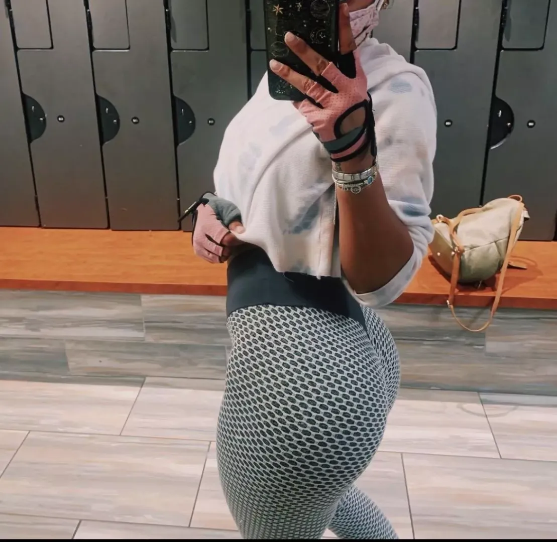 Can you spot me 😈(F)