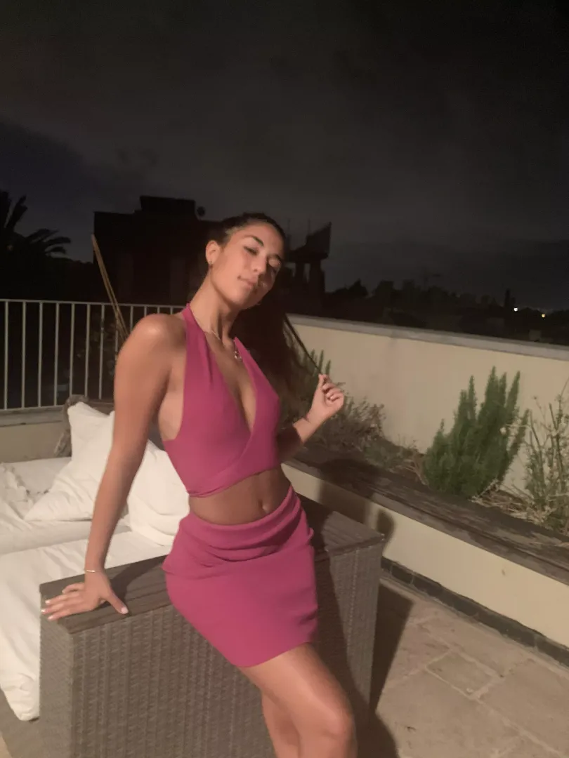 Can you stay here for awhile to enjoy my sexy body?