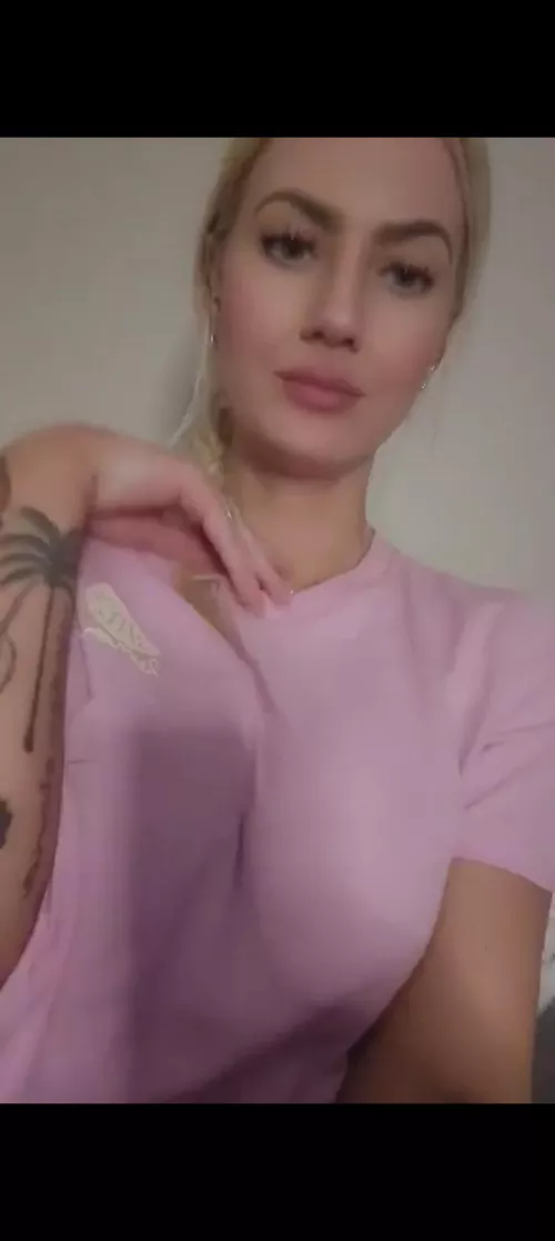 Can you tell from the shirt I'm not wearing a bra 