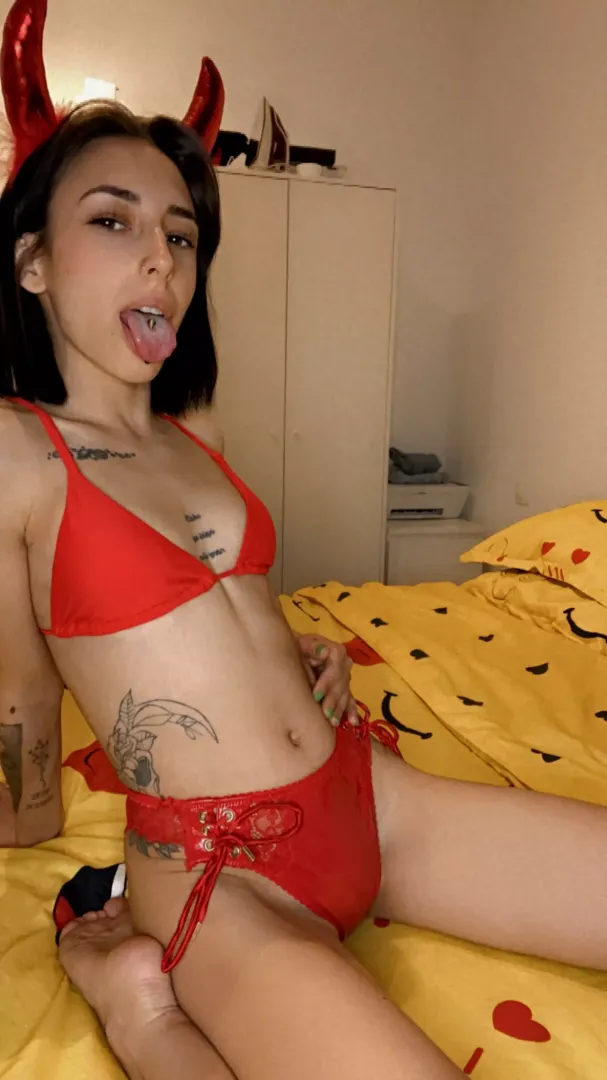 Can you visit my page? 😘Polly Smalls (@Pollyy_smalls) [instagram]