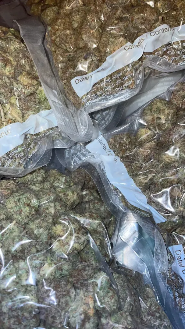 Canada Only🇨🇦 Free Shipping📦 E-transfer Only📧 Tracking Number Provided🖲 $350/8oz $700/16oz - AA+, AAA (m)