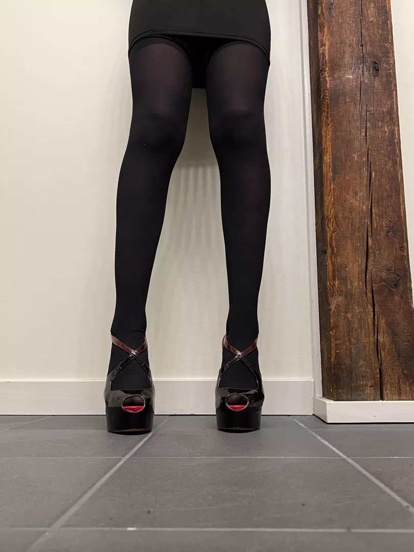 Can’t go wrong with a LBD & heels