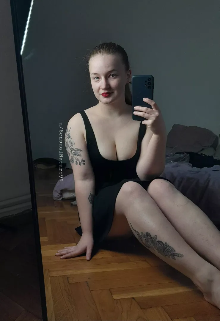 Can't go wrong with a pretty black dress