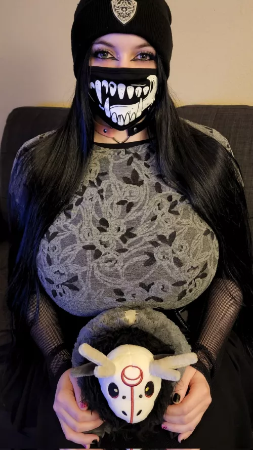 Can't hide jumbo gamer jugs