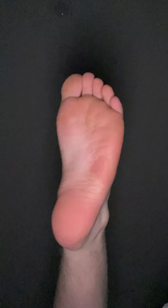 Can’t tell if I wanna have someone under my soles, or be under some myself 😏