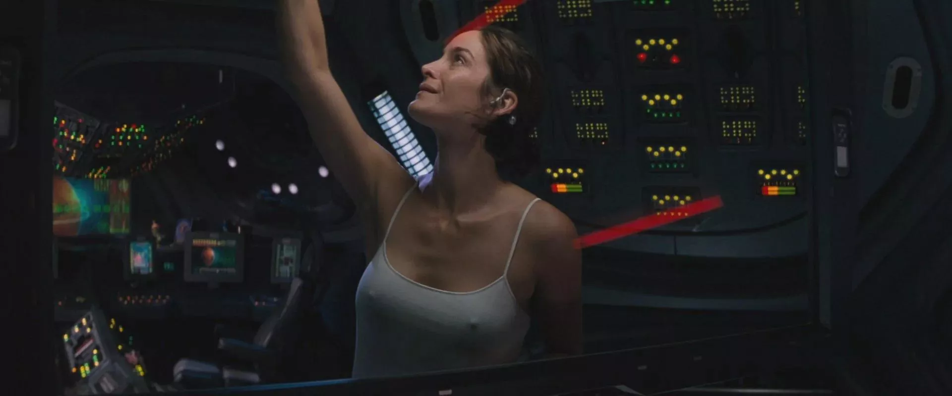 Carrie Anne Moss - 