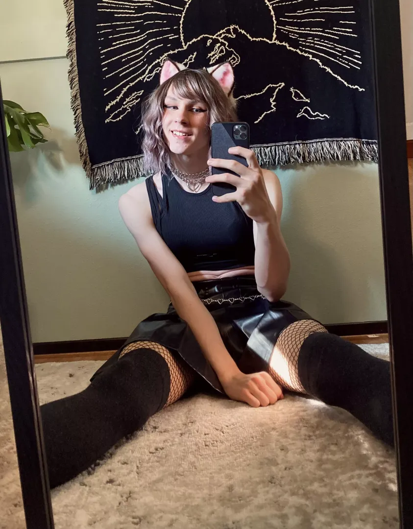 Catboy on da floor