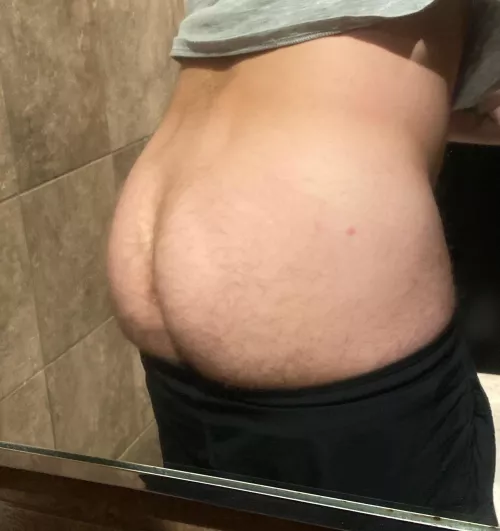 Catch me in the locker room, what do you do?