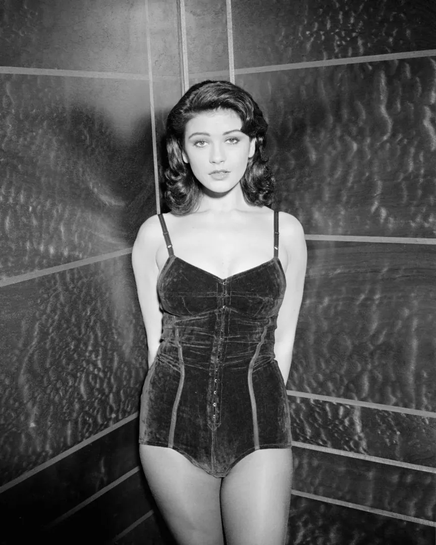Catherine Zeta-Jones, 1992