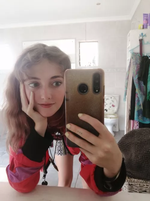 Caught my reflection in the mirror, and it screamed 'cute selfie time.' What do you think, should I make it a habit F18