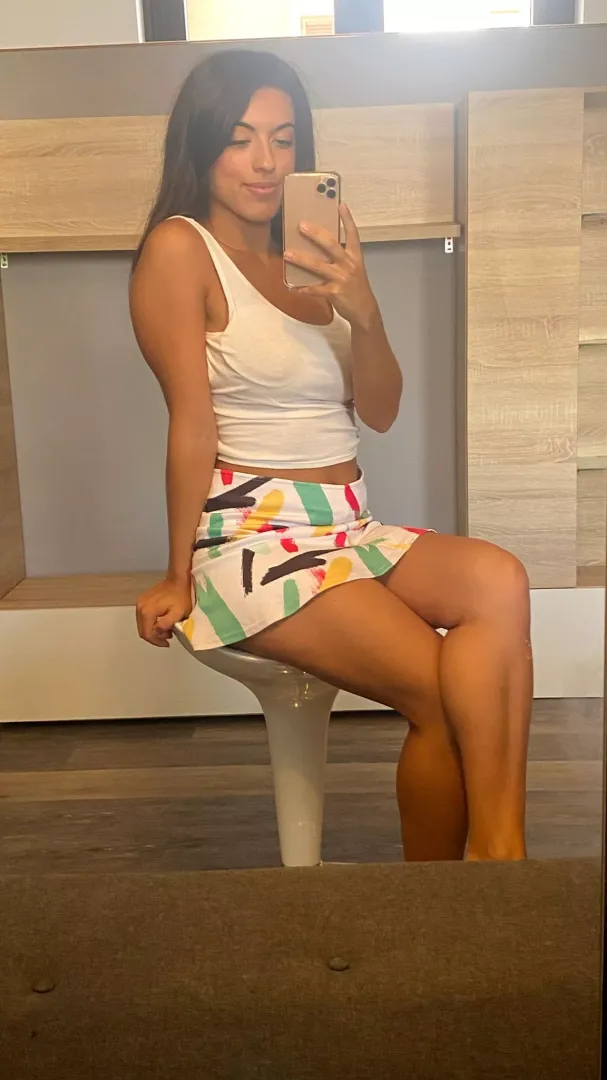 Caught myself in the mirror, couldn't resist a sultry selfie. F19