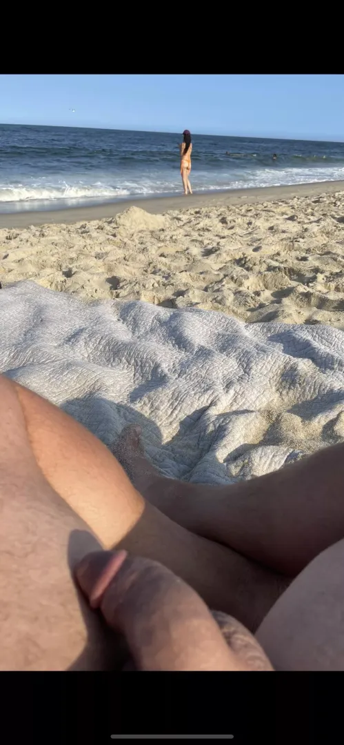 CFNM at the Beach